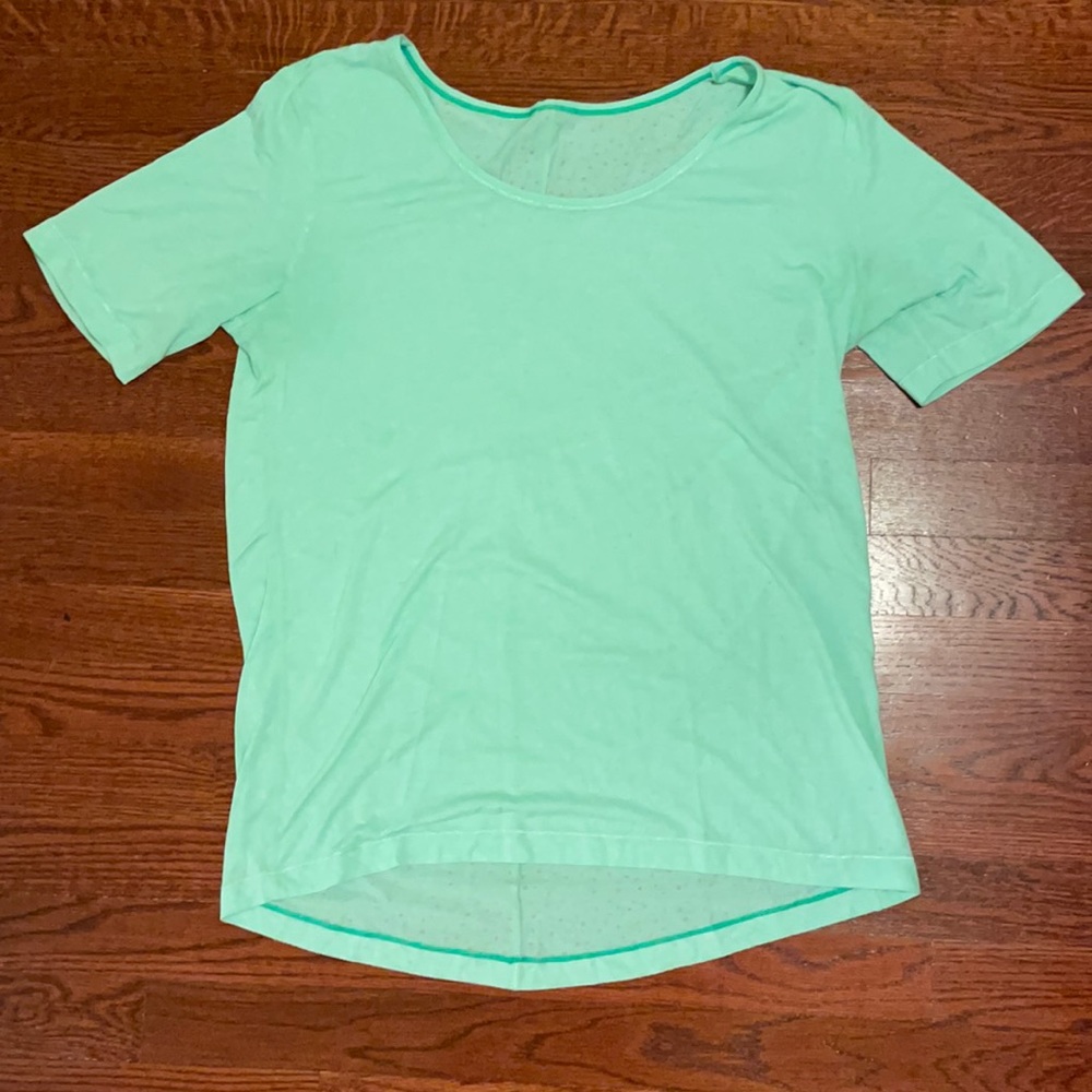 Lululemon loose fitting T